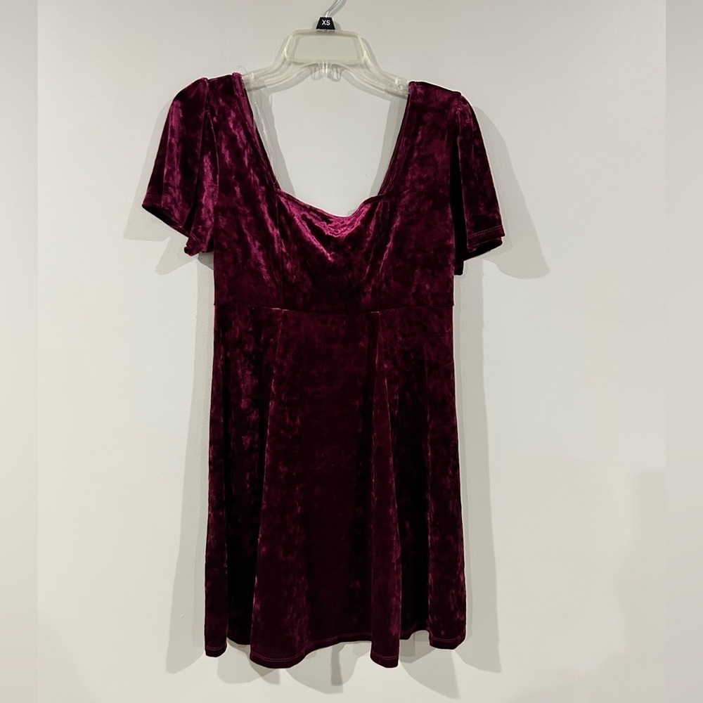 Womens velvet burgandy dress size Medium​​​​